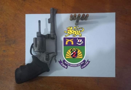 Polícia Militar apreende arma de fogo e prende autor de ameaça em Três Lagoas