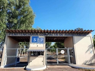 GERENTE É PRESA TENTANDO ENTRAR COM DROGAS NA PENITENCIÁRIA DE AVANHANDAVA