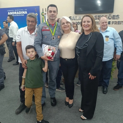 Sargento PM João Lucas Gâmbaro recebe medalha Tiradentes pela Câmara de Andradina