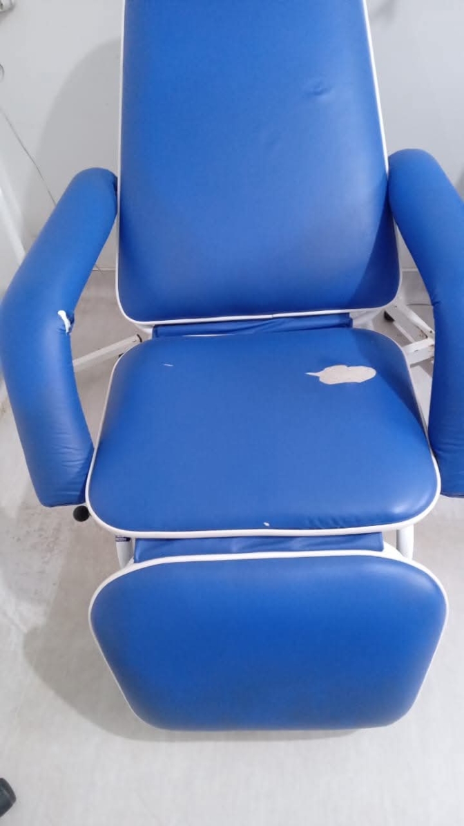 POLTRONAS NOVAS SÃO DANIFICADAS POR DESCONHECIDOS NA UPA EM ANDRADINA