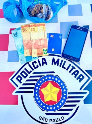 POLÍCIA MILITAR DE MIRANDOPOLIS PRENDE MULHER POR TRÁFICO DE DROGAS