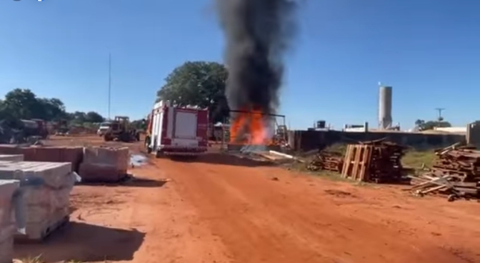 INCÊNDIO QUEIMA MAIS DE 1.500 LITROS DE DIESEL  DA PREFEITURA DE TRÊS LAGOAS