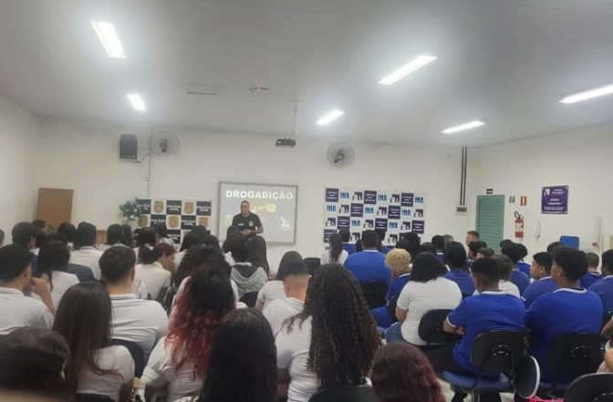 PREVENÇÃO AO USO DE DROGAS: POLÍCIA CIVIL PARTICIPA DO CICLO DE PALESTRAS PARA JOVENS DO PROGRAMA DE QUALIDADE DE APRENDIZAGEM (PQA) EM DRACENA