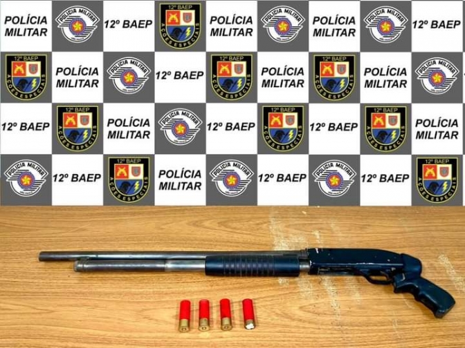 BAEP de Araçatuba prende morador com espingarda calibre 12, alvo de combate ao crime bairro Roseli