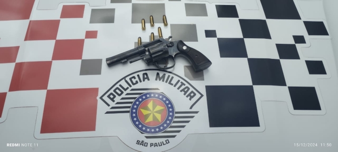 POLÍCIA MILITAR PRENDE ACUSADO EM VALPARAÍSO POR PORTE ILEGAL DE ARMA DE FOGO