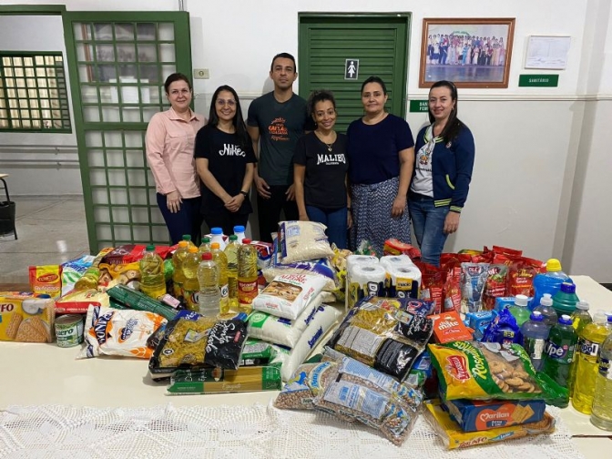 Etec de Andradina entrega alimentos dos Jogos de Empresa