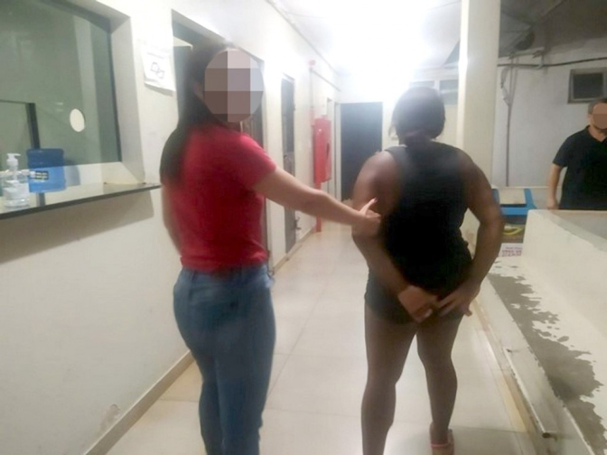 Polícia Civil de Andradina prende mulher por coação de testemunha no curso do processo