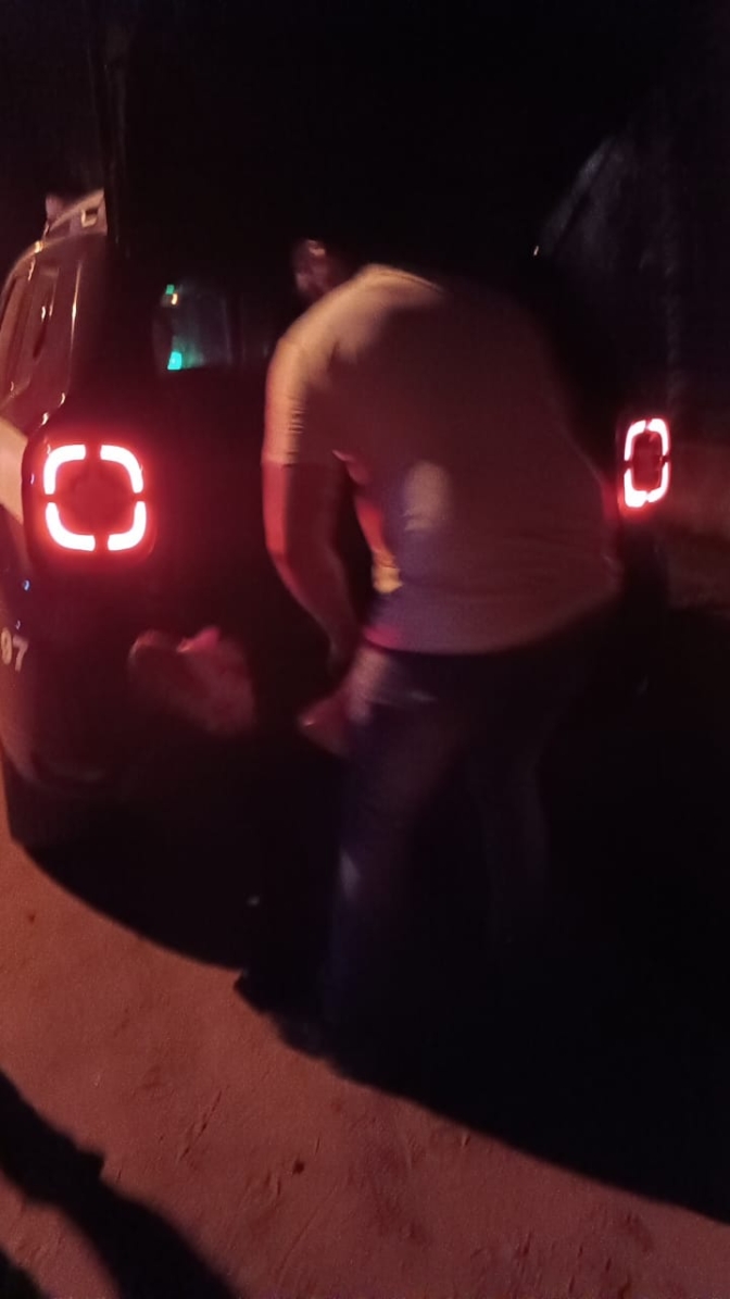 Dois homens são presos por roubo a morador em situação de rua em Andradina