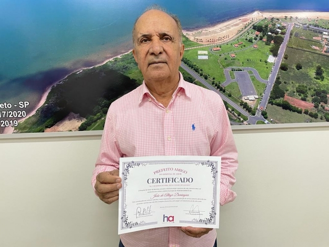 Prefeito de Pereira Barreto recebe certificado “Prefeito Amigo do Hospital do Amor”