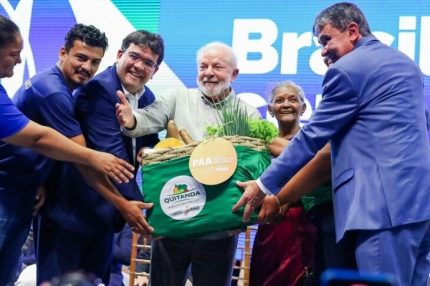 Lula lança em Teresina o programa Brasil sem Fome