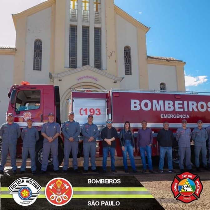 ENTREGA DE AUTO TANQUE PARA A ESTAÇAO DE BOMBEIROS ANDRADINA