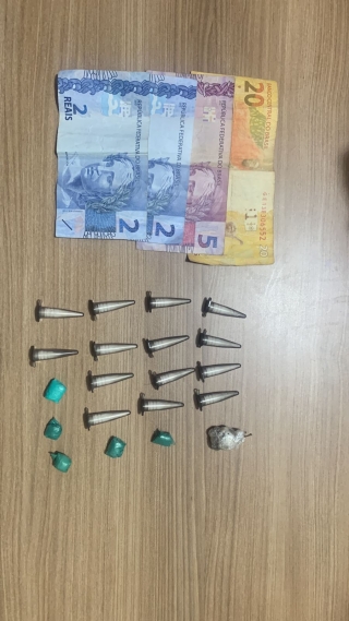 POLÍCIA MILITAR PRENDE HOMEM ACUSADO DE TRÁFICO DE DROGAS EM BURITAMA