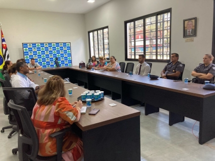 Autoridades discutem medidas para combater a violência nas escolas estaduais de Mirandópolis