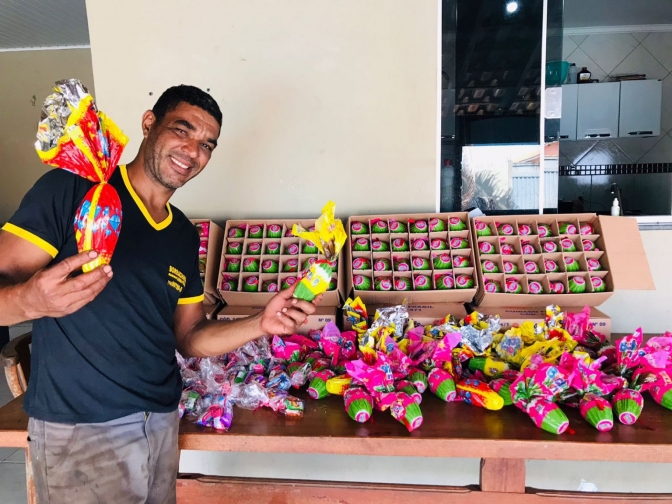 Ação Social: empresário arrecada chocolates para distribuir durante a páscoa em Mirandópolis