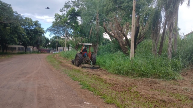 Começa a limpeza do CSU em Andradina