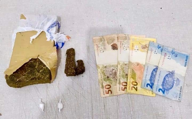 Polícia Militar de Suzanápolis apreende astra e prende motorista com quase meio quilo de maconha