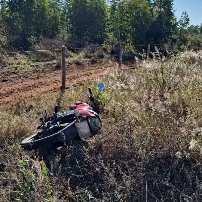 POLÍCIA CIVIL LOCALIZA MOTO FURTADA EM ÁGUA CLARA