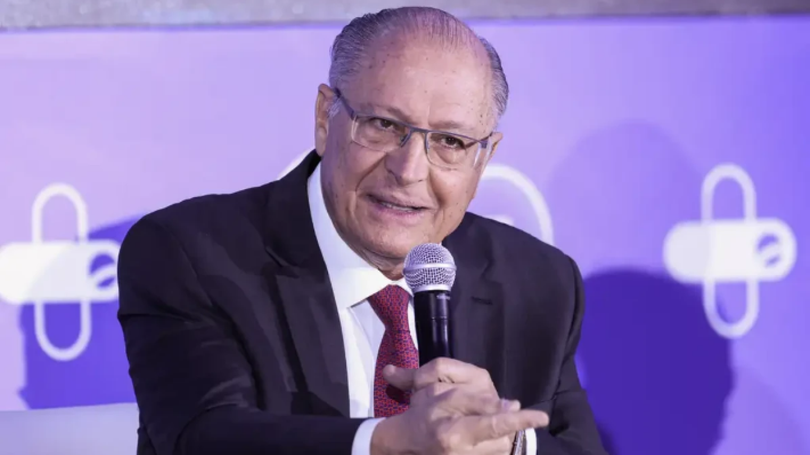 Rodovia Federal Presidente Dutra terá terceira e quarta faixas entre São José e Aparecida, diz Alckmin