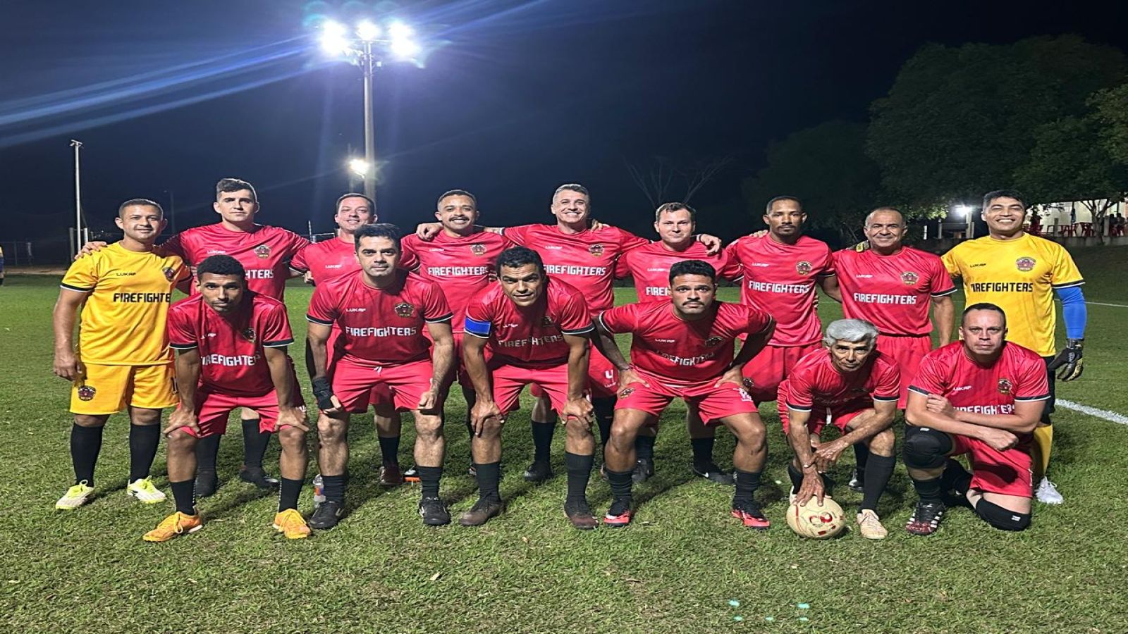 Bombeiros vencem Polícia Penal por 4 a 1 na estreia do 1º Campeonato Society de Forças de Segurança em Andradina 