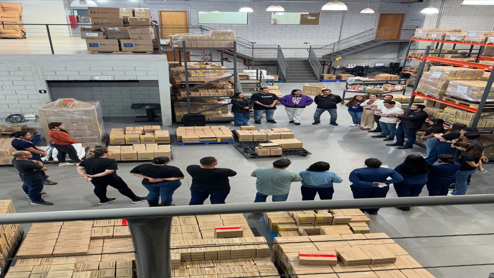 Candidato Deputado Hugo Zamboni visita Empresa FIT Cosmetics em Andradina 