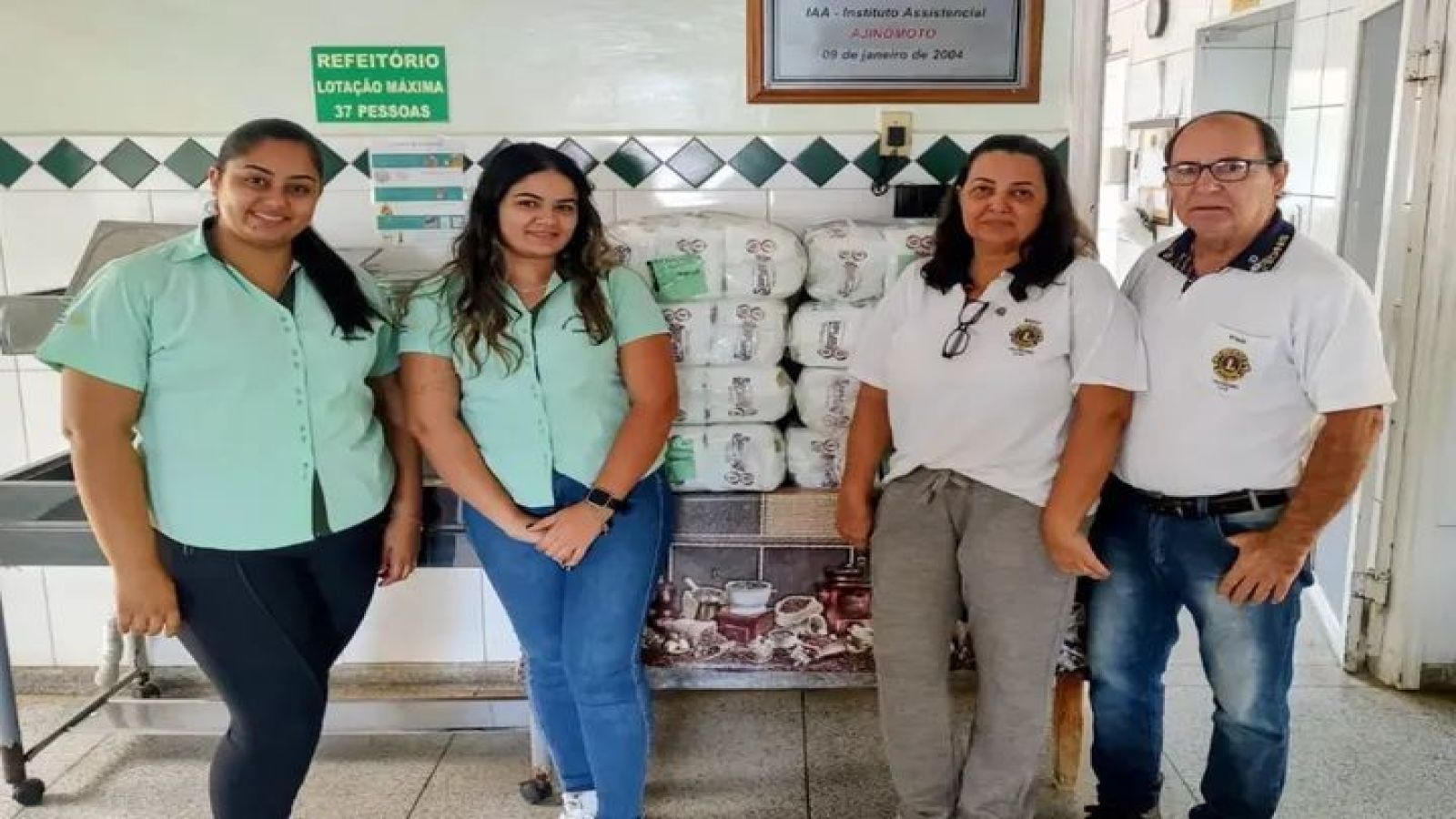 Lions Clube de Valparaíso doa 600 pacotes de fraldas e 15 caixas de leite para Asilo de Valparaíso 