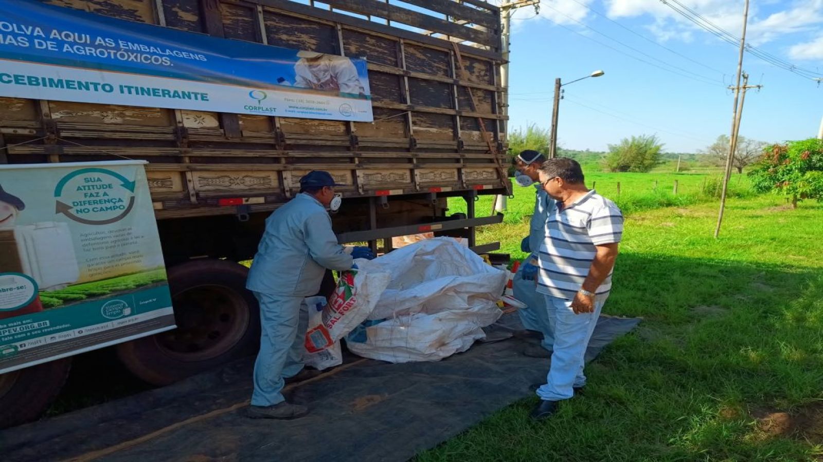 Operação Campo Limpo recebe embalagens vazias de agrotóxicos em ação itinerante na zona rural de Araçatuba