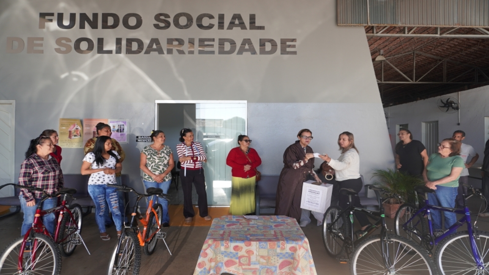 Fundo Social de Penápolis sorteia ganhadores de bicicletas da Campanha do Agasalho