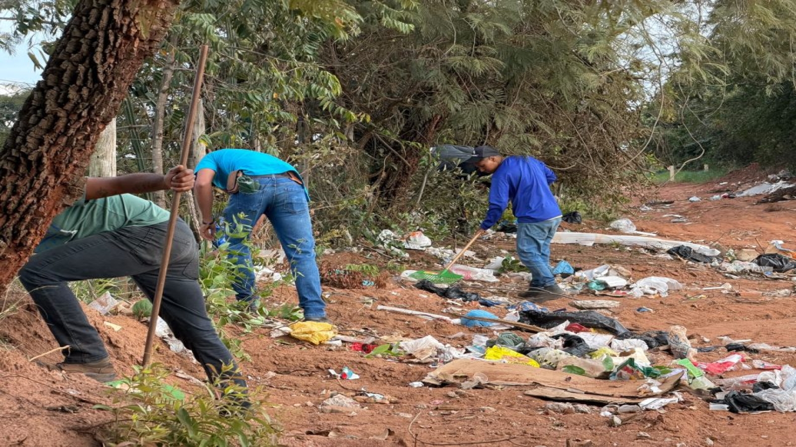 Prefeitura de Três Lagoas intensifica fiscalização contra descarte irregular de lixo na BR-158 e reforça aplicação de multas