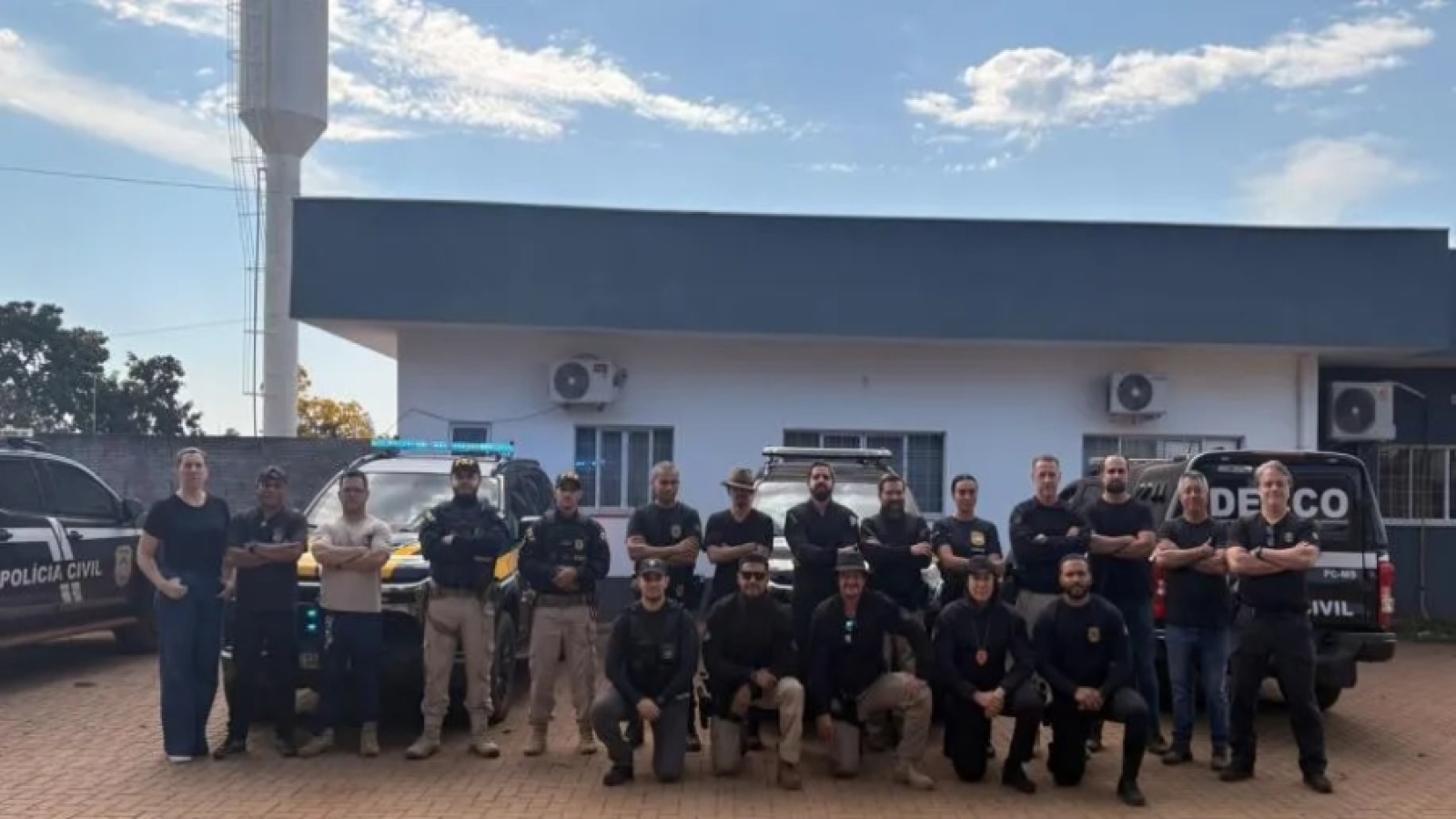 Operação policial intercepta comboio com 25 veículos e prende 16 pessoas em Brasilândia
