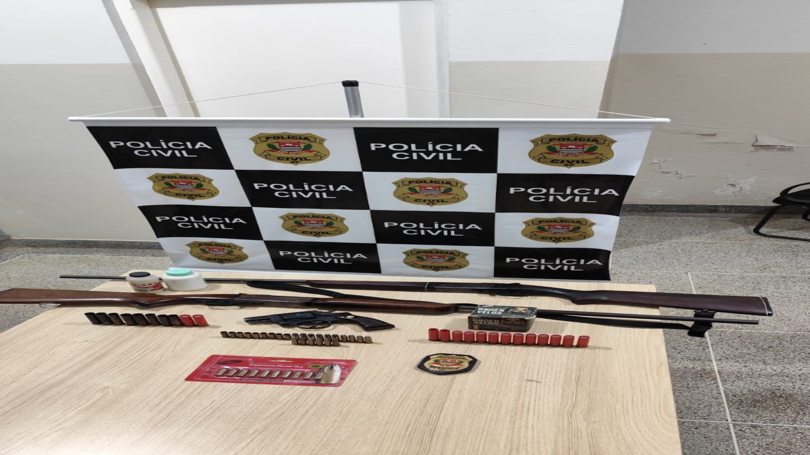 Polícia Civil de Nova Independência prendeu morador com 03 armas de fogo e munições 