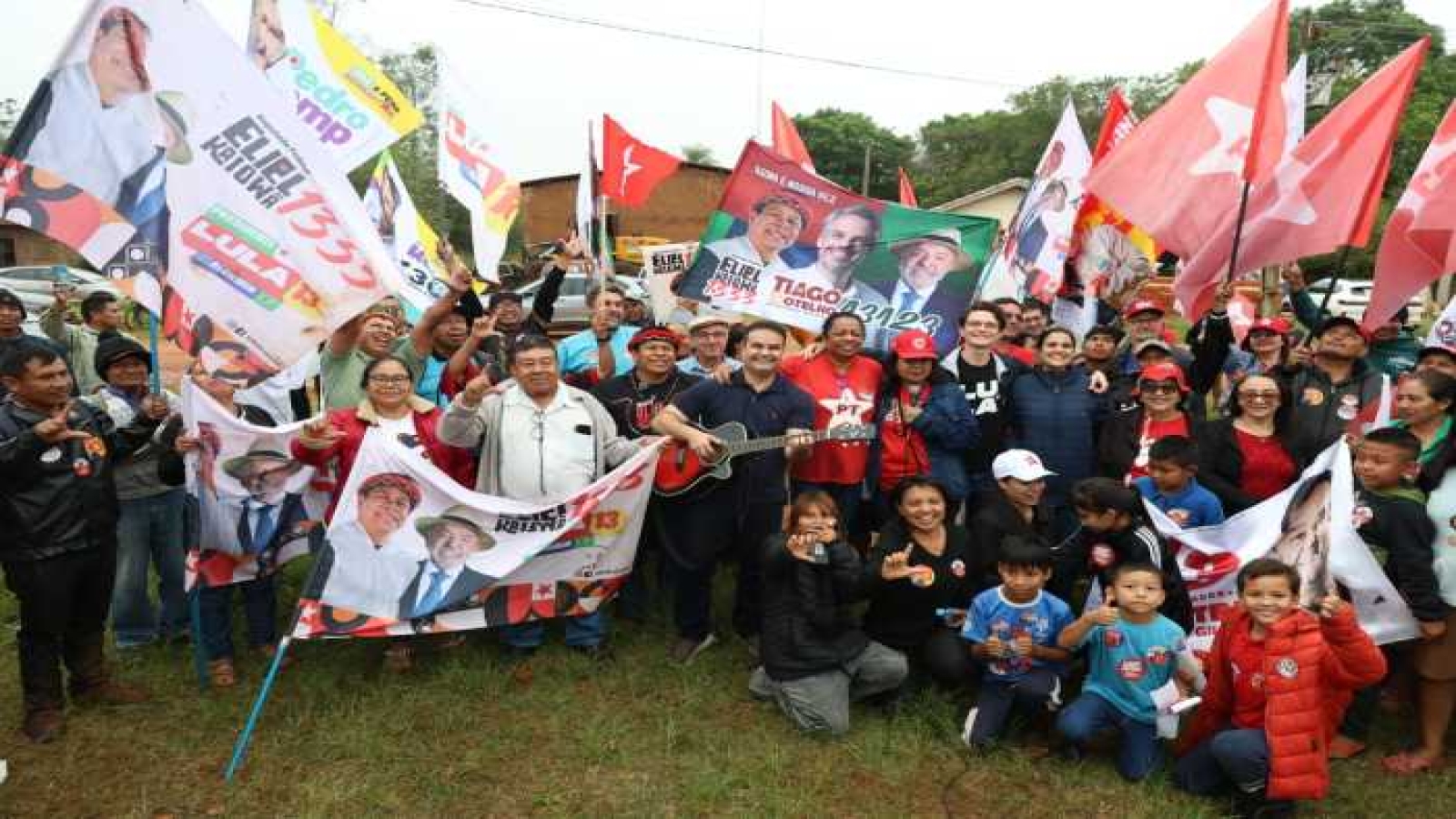FÁBIO TRAD VISITA ALDEIA TE’YIKUE, EM CAARAPÓ, E ALERTA PARA RISCO DE RETROCESSO NOS DIREITOS SOCIAIS